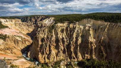 The Grand Canyon of the Yellowstone – der Gelbe Stein ist Namensgeber des Parkes.