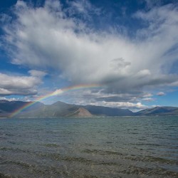 Regenbogen über dem Kluane Lake.