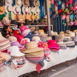 In Peru tragen alle einen Hut.