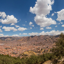 Schöne Aussicht von den Ruinen Sacsayhuaman über Cusco.
