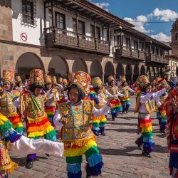 Kinderumzug in Cusco.